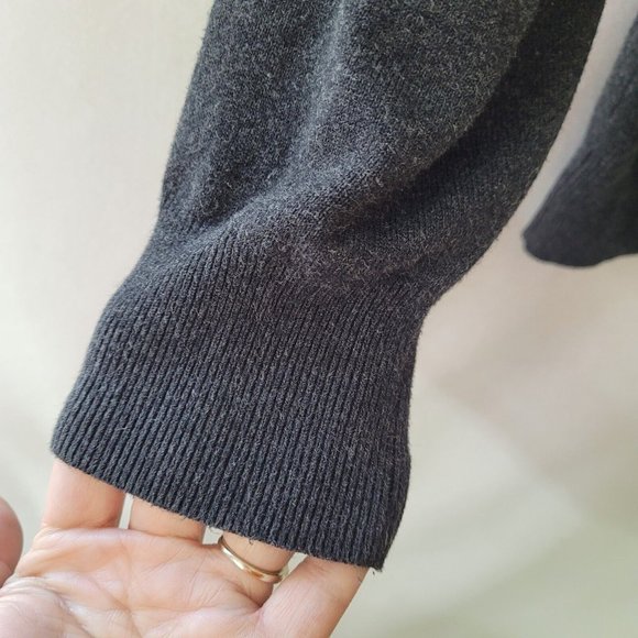 J McLaughlin Sweater Mens L Long Sleeve V-Neck Classic Office Teacher Charcoal - Picture 2 of 11